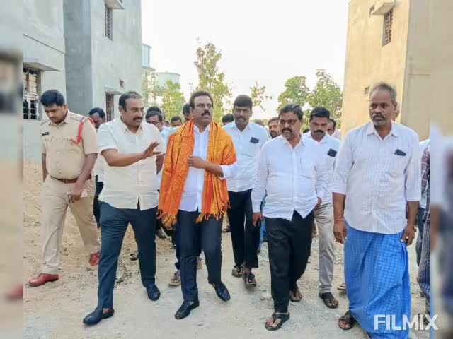 భూత్పూర్: భూత్పూర్ మండల పరిధిలోని మదిగట్ల, కొత్తూరు గ్రామాలకు చెందిన డబుల్ బెడ్ రూమ్ నిర్మాణ పనులను పరిశీలించిన ఎమ్మెల్యే మధుసూదన్