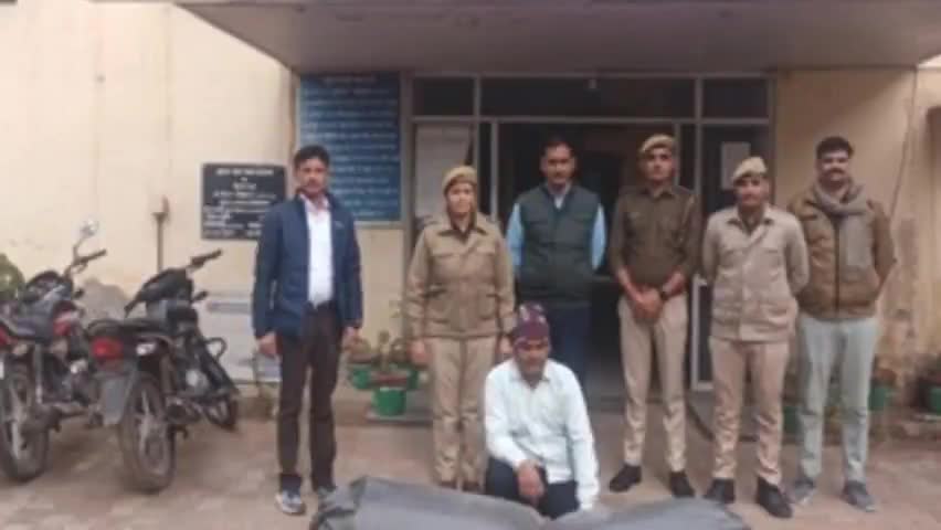 घड़साना: घडसाना पुलिस ने कार्रवाई करते हुए 43 किलो 710 ग्राम डोडा पोस्त के साथ एक आरोपी को गिरफ्तार कर अनूपगढ़ भेजा