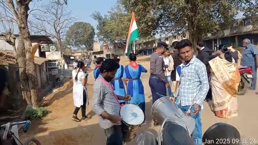 गणतंत्र यात्रा : आज सरायपाली के विभिन्न वार्डों में विधायक चातुरी नंद की अगुवाई में सैकड़ों की संख्या में लोग पहुचे...