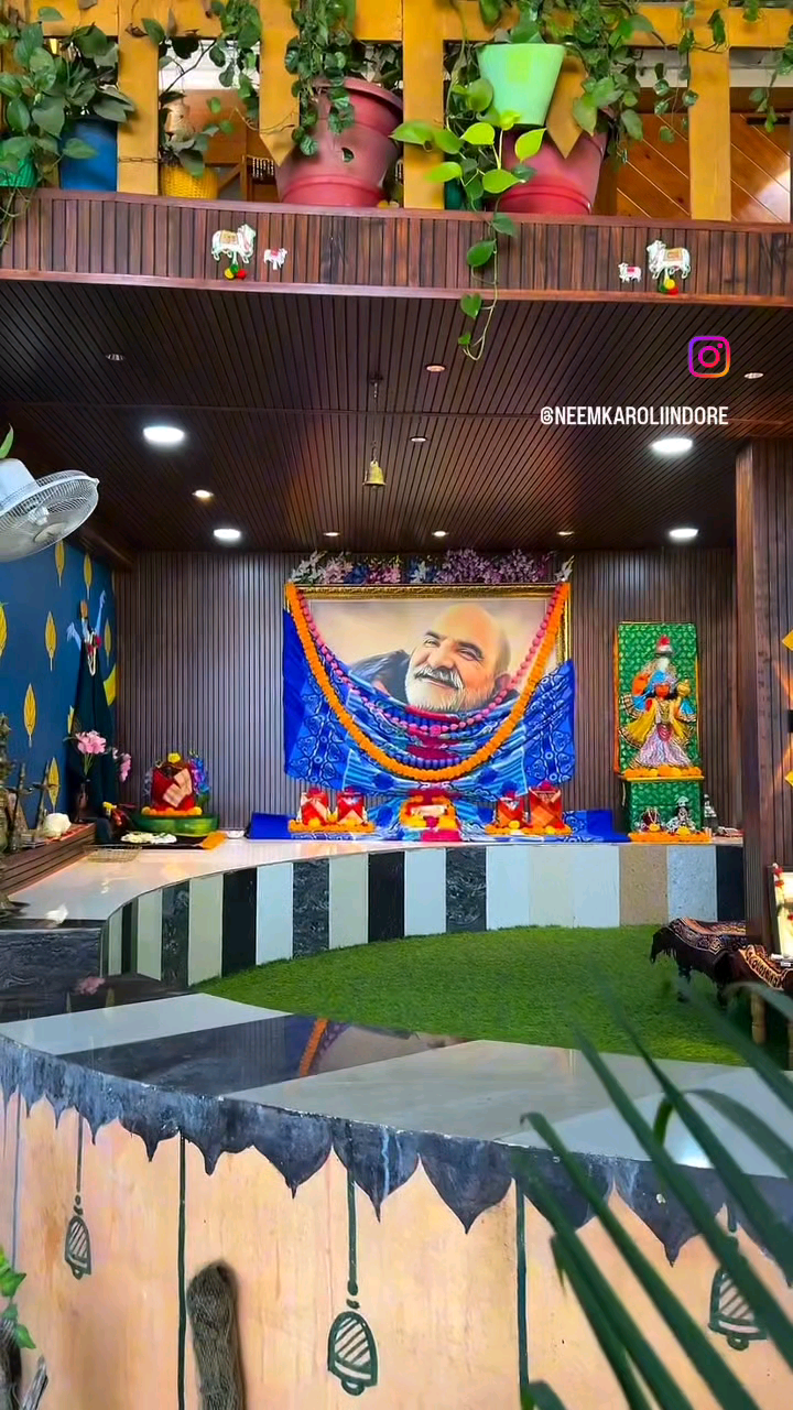 #नीमकरौरीधामइंदौर  #neemkarolimaharajji #neemkarolibabaashramtaos #neemkarolibaba❤️ #neemkarolibabaquotes #tuesday #hanumanji #hanumanchalisa #aarti #today #newpost #darshan #indorecity #indian9