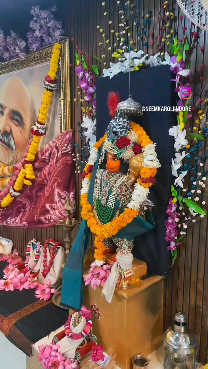 #नीमकरौरीधामइंदौर  #neemkarolimaharajji #neemkarolibabaashramtaos #neemkarolibaba❤️ #neemkarolibabaquotes #tuesday #hanumanji #hanumanchalisa #aarti #today #newpost #darshan #indorecity #indian9
