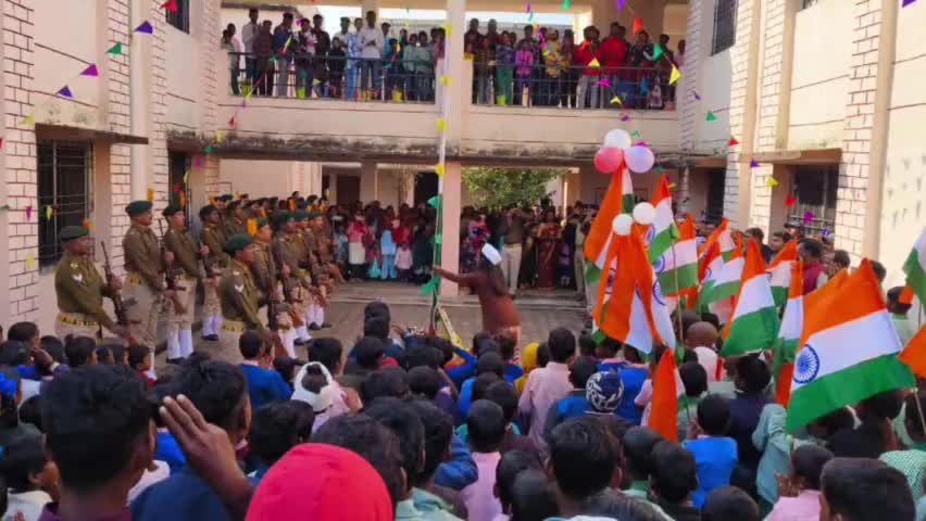 गुदड़ी: प्रखंड में धूमधाम से मनाया गया 76वां गणतंत्र दिवस