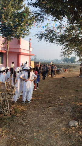 ग्राम सुनार ककोड़ी हाई स्कूल में किया गया झंडा पूजन