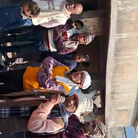 76वे गणतंत्र दिवस के शुभ अवसर पर चंधारी 
पंचायत के मुखिया एवं पैक्स अध्यक्ष के द्वारा झंडे 
की सलामी दी गयी।