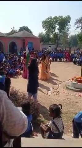 भगवानपुर के बसंतपुर विद्यालय में बच्चों द्वारा सांस्कृतिक कार्यक्रम की गई प्रस्तुति