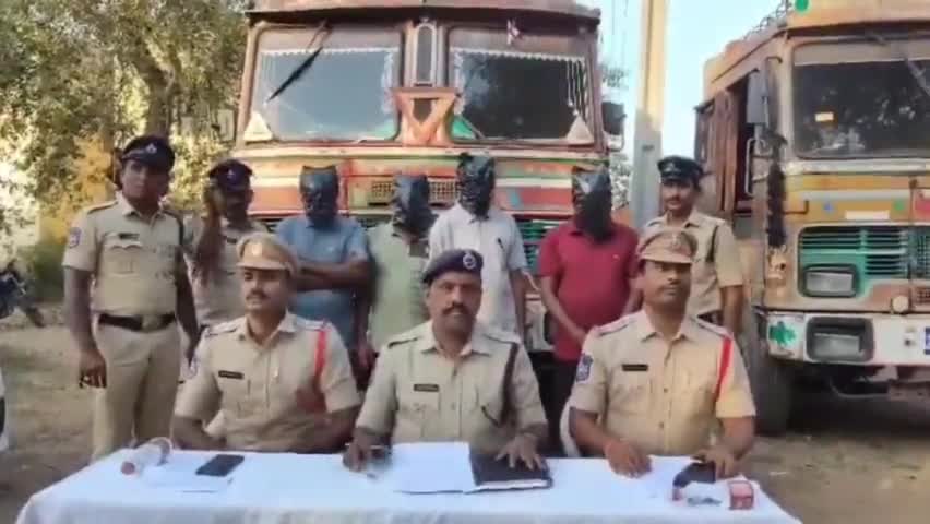 తిప్పర్తి: పార్క్ చేసిన లారీలే టార్గెట్గా చేసుకొని దొంగతనాలకు పాల్పడుతున్న నలుగురు నిందితులు అరెస్ట్, మరో ఇద్దరు పరార్