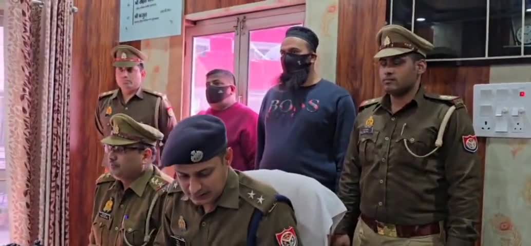 *बुलंदशहर पुलिस ने अवैध शस्त्र व कारतूस तस्करी करने वाले दो तस्करों को किया गिरफ्तार कर किया भंडाफोड़*
 

    बता दे की