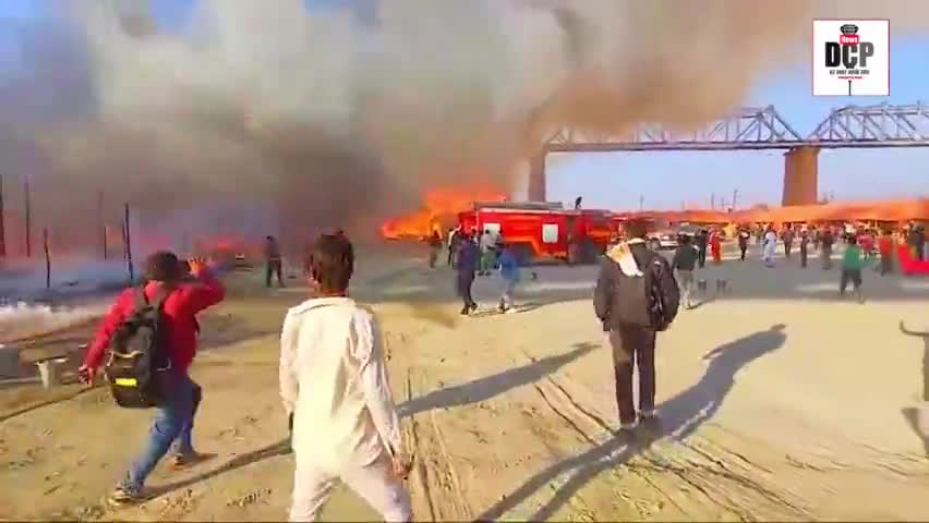 Maha Kumbh Fire Incident:- 18 दिन बाद फिर से महाकुंभ में आग 15 टेंट जले।
#mahakumbh
#fire 
#fireincident