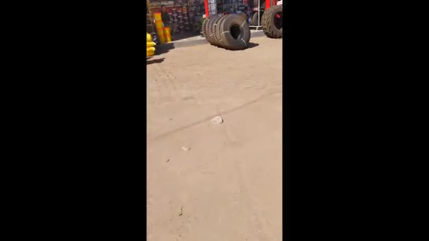 KARERA me saheta kender par manmani ho rahi dekhheye police Kiya kar rahi hai gonda girdi