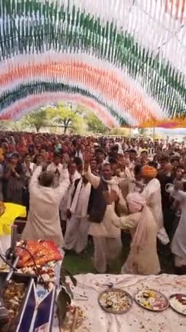 आज हमारे ग्राम अमरगढ में श्री राम कथा समापन हुआ जिसमें हजारों श्रद्धालुओं ने भाग लिया जय श्री राम