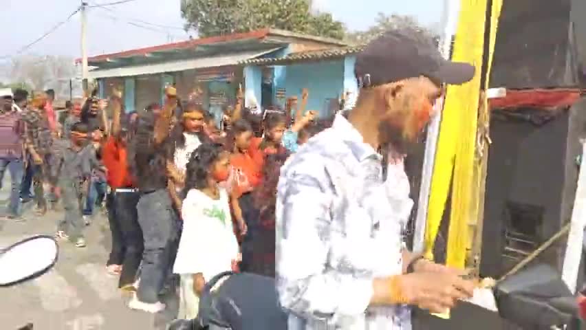 करंज में हर्षोल्लास के साथ मां सरस्वती का विसर्जन किया गया ।