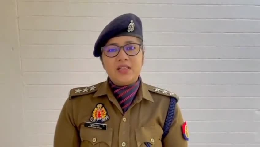 *फरार बदमाश से थाना सिकन्दराबाद पुलिस टीम की हुई मुठभेड़ में बदमाश अनस घायल अवस्था में हुआ गिरफ्तार*

   बता दे की आजकल य