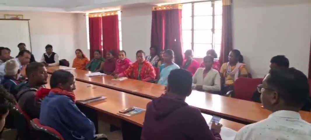 #चैनपुर प्रखंड में राशन वितरण की प्रक्रिया को और अधिक प्रभावी बनाने के लिए बैठक आयोजित