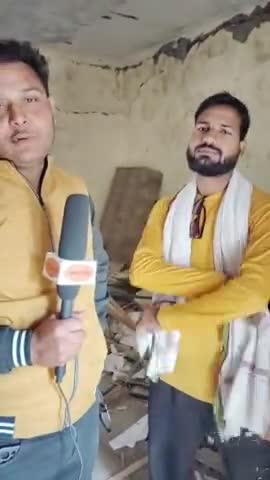 कोटा जिले के इटावा झाड़ोल रोड स्थित सरकारी विद्यालय की ये हालत की बच्चे बाहर बैठने को मजबूर शासन प्रशासन का नहीं ध्यान