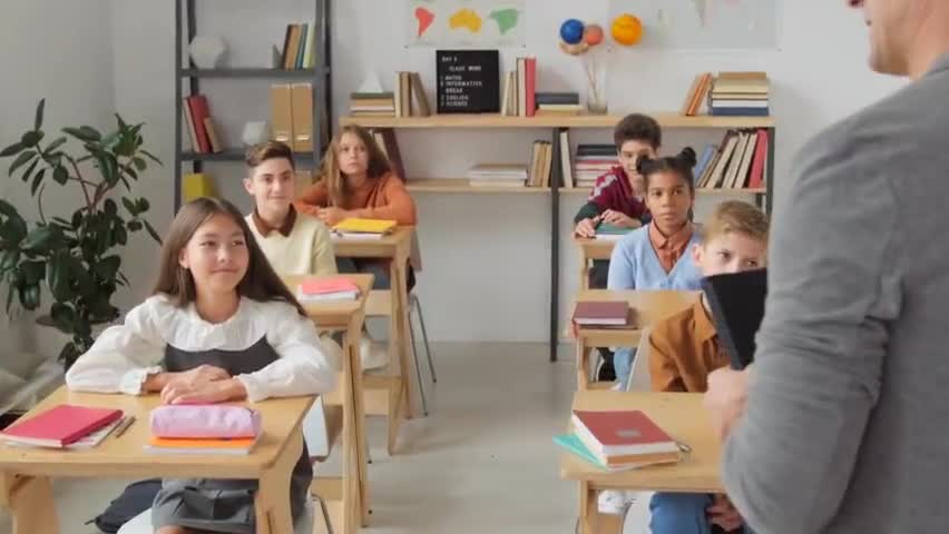 https://youtu.be/AvbQxPPVF0w
gussa me bole jane wale english sentence 
#spoken