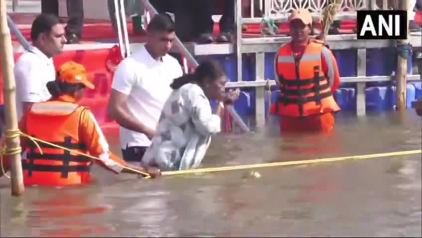 प्रयागराज, उत्तर प्रदेश: राष्ट्रपति द्रौपदी मुर्मू ने त्रिवेणी संगम में पवित्र डुबकी लगाई।
#Paryagraj #Kumbhmela #2025