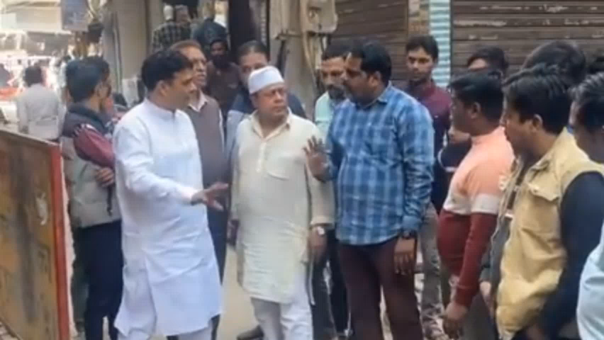 सीलमपुर: सीलमपुर विधानसभा के नवनिर्वाचित विधायक चौधरी जुबेर अहमद ने सीवर लाइन डालने के कार्य का किया निरीक्षण