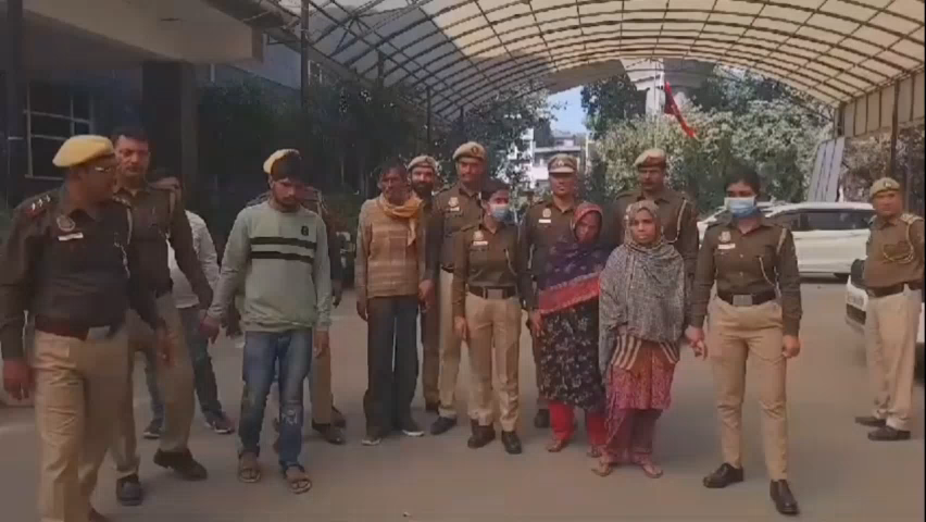 सीलमपुर: खजुरी खास से 2 साल के बच्चे का अपहरण, 3 लाख में बेचा गया, पुलिस ने 4 गिरफ्तार किए