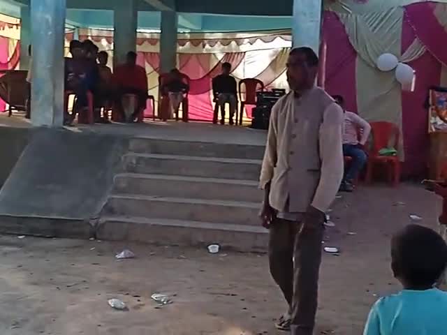आज परसौना के चमार टोली के समाज मे संत शिरोमणि रविदास जी की जयंती हर्षोल्लास से मनाया गया।