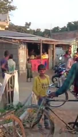बड़ी बैठना से कुछ दूर आगे एक दुकान में चोरी का मामला सामने आया है ये चोर बगल के गांव का ही रहने वाला है... दुकान दार ने