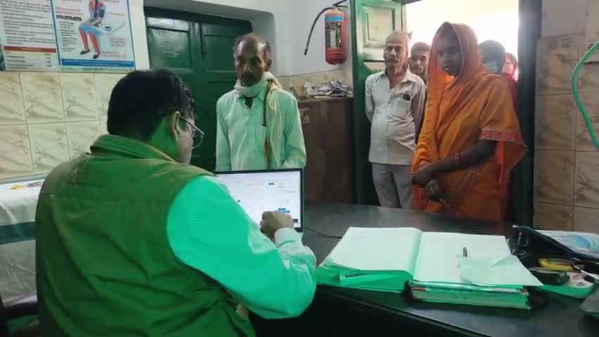 बदलते मौसम को लेकर अस्पताल में मरीजों की बढ़ी भीड़, सबसे अधिक खांसी सर्दी जुखाम के मरीज