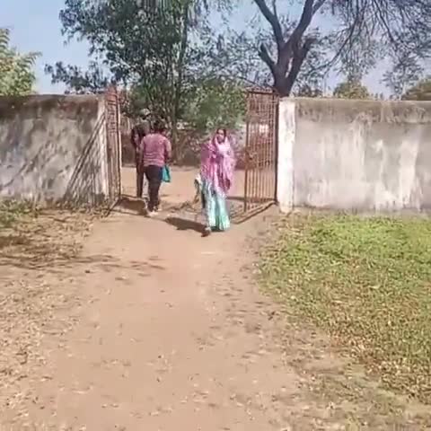 ग्राम धनगवां पश्चिमी के पटपरिहा टोला के प्राथमिक विद्यालय के शिक्षक व प्रचार्य की मनमानी