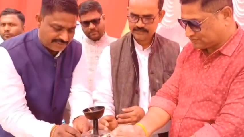 बारुण पंचायत पिपरा में महावीर एकेडमी सह साइंस कोचिंग सेंटर में ''बेटी की डोली उर्फ दहेज की ज्वाला' नाटय कला का प्रस्तुति