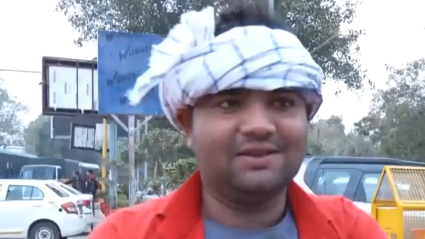 हौज खास: दिल्ली रेलवे स्टेशन हादसे में भगदड़ की वजह बताई कुली ने, ट्रेन की देरी से मची अफरा-तफरी