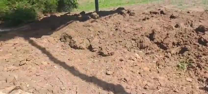 नटेरन:- घटिया निर्माण सामग्री से बनाया जा रहा श्मशान घाट