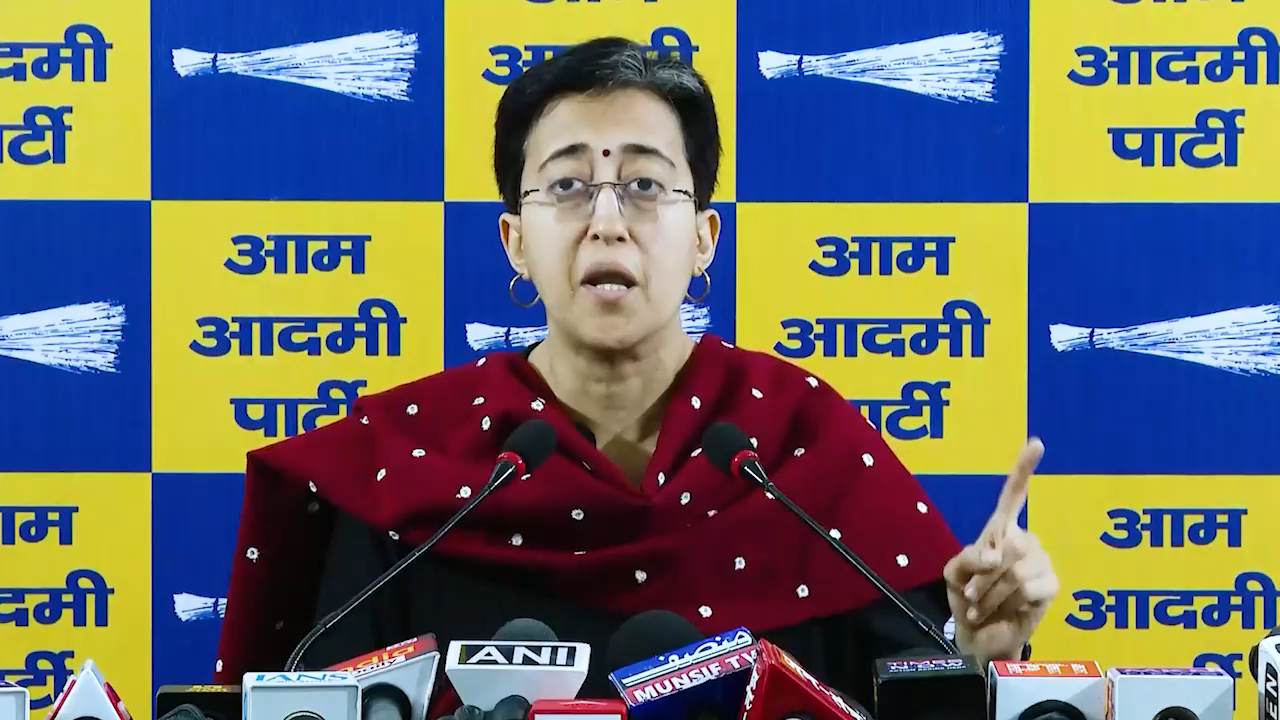 हौज खास: दिल्ली की पूर्व सीएम आतिशी ने प्रेस वार्ता में की बीजेपी की आलोचना