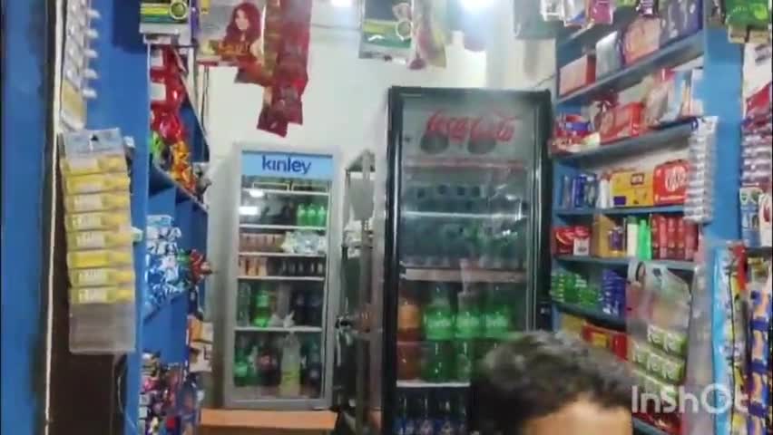 नगर मुख्यालय के रहमतगंज चौराहा स्थित एक जनरल स्टोर दुकान का टीन के करकट तोड़कर बदमाशों ने 15 हजार के सामन की चोरी