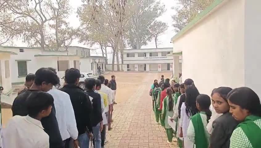 कटकमसांडी प्रखण्ड के तीन परीक्षा केंद्रों पर 1200 से अधिक छात्र छात्राओं ने दिया मैट्रिक व इंटरमीडिएट की परीक्षा