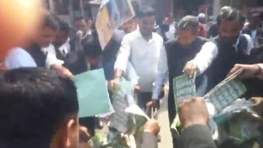 सलोन बार एशोसियेशन रायबरेली द्वारा 2025 संशोधन विधेयक 2025 पारित किये जानें के विरोध में जोरदार प्रदर्शन