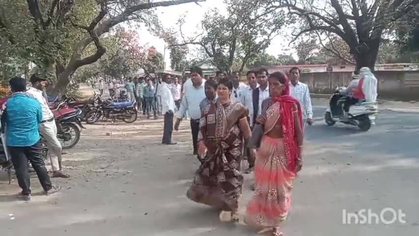 पटवारी सहायकों  ने मानदेय ना  मिलने पर   अनुभवागीय अधिकारी को दिया ज्ञापन शाहपुर