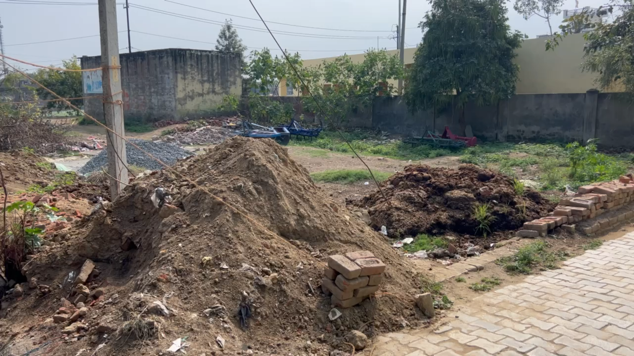 भूमाफिया दूारा गाव समाज की जमीन पर #अवैध कबजा