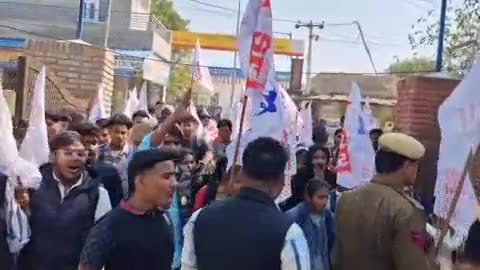 श्रीकरणपुर के उपखंड कार्यालय पर SFI का प्रदर्शन बजट में राजकीय महाविद्यालय नहीं मिलने पर आक्रोश