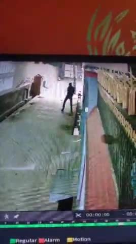 Sailu yadav historyseater ka ladka shivam ne tode camera or ki ghar mein ki loot Or jaan se marne ki di dhamki