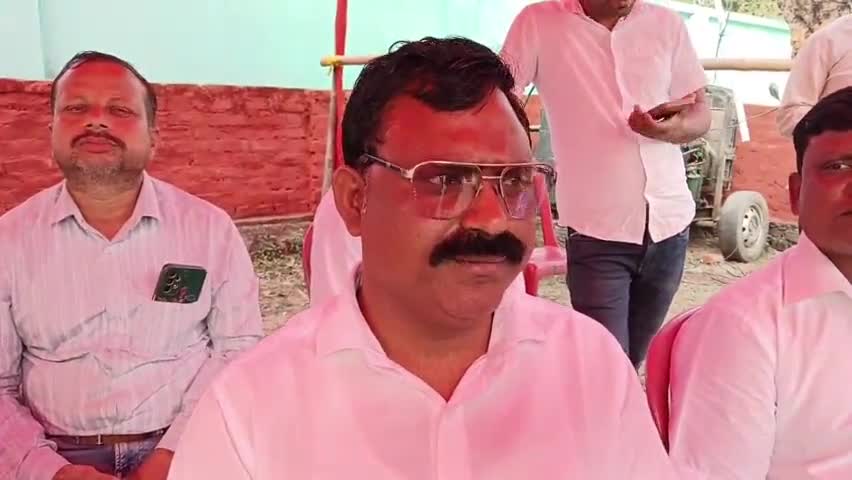 महाशिवरात्रि पर्व के अवसर पर श्रद्धालुओं की उमड़ी भीड़, मेले का किया गया आयोजन 
मुखिया इकरामुल हक ने बताई विशेषता...