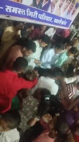 Aaj khategaon ajnaas road ke Mahakal Mandir mein Mahashivratri ke uplaksh mein Bhavya jhanki hai prasadi vitran ki gai