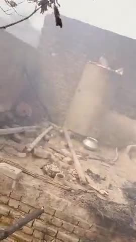 district Sitapur thana laharpur post per gram panchayat chandvasod help kariye is gaon mein Aag lag gai hai dopahar 1:00