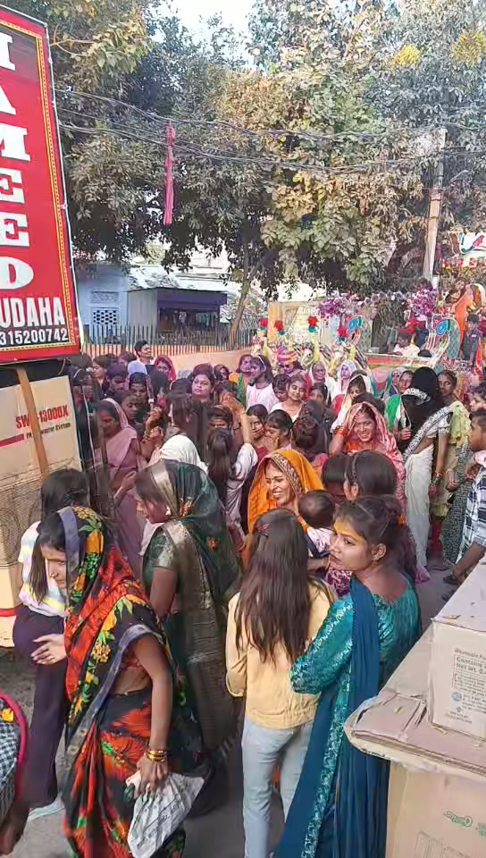 Maudha kasbe ka julus Shivratri ke jasn per nikala Gaya