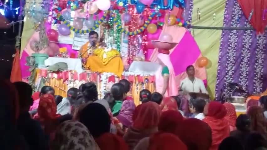 भागवत कथा मे कृष्ण जन्मोत्सव मनाया गया
