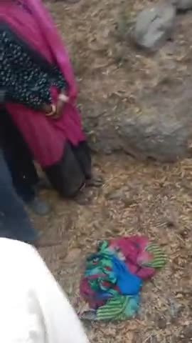 aamla road mein navjaat bacche ko janm dekar bhag Gai man