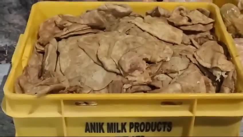 *किसी की शिकायत पर बीती रात्रि सेवा बैंक पर खाद्य अधिकारी द्वारा भोजन के सेम्पल लिए गए #मंदसौर #कलेक्टर