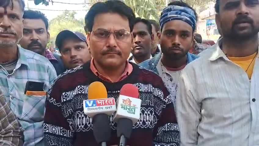 ई_रिक्शा_चालकों_ने-अपनी_समस्याओं_को_लेकर_किया-एक दिवसीय_धरना#pk24news