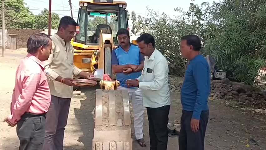 पालाचौरई में हर घर नल जल योजना का काम तेजी से चालू सांसद के भूमि पूजन के दुसरे दिन प्रारंभ