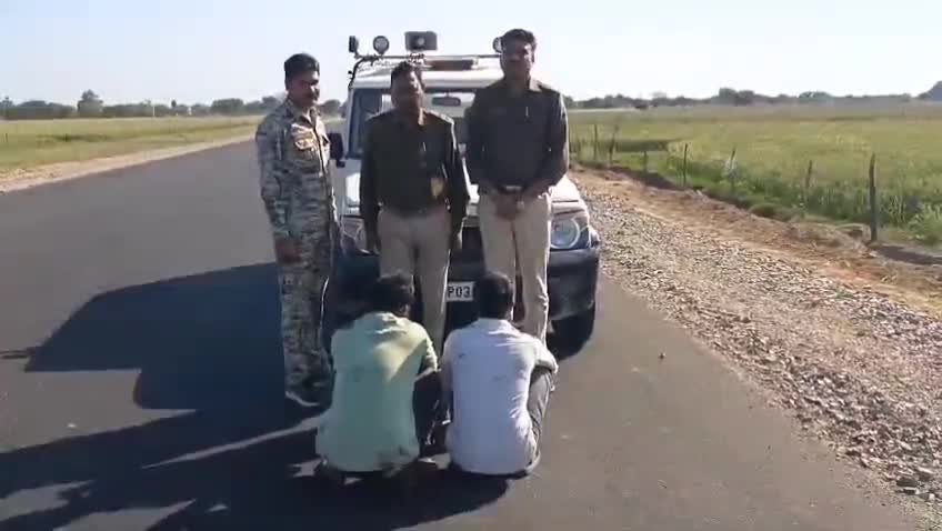 ग्राम रहावली उबारी  में गोली मारकर युवक को घायल  करने वाले दो आरोपियों को लहार पुलिस ने किया गिरफ्तार