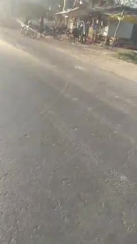 करछना:बीती रात शाम को हुए भयानक एक्सीडेंट में चाचा भतीजी की हुई दर्दनाक मौत पहचान में बताए जा रहे खाई बीरपुर निवासी है.