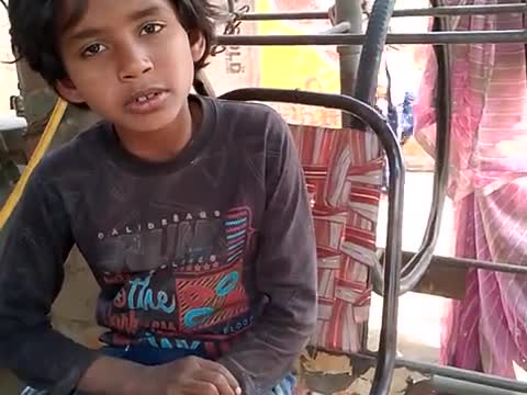 Lapta Ladhke Gangapar ki Nayagav ke Aage dekhi Gaye
Purbawan me hai
