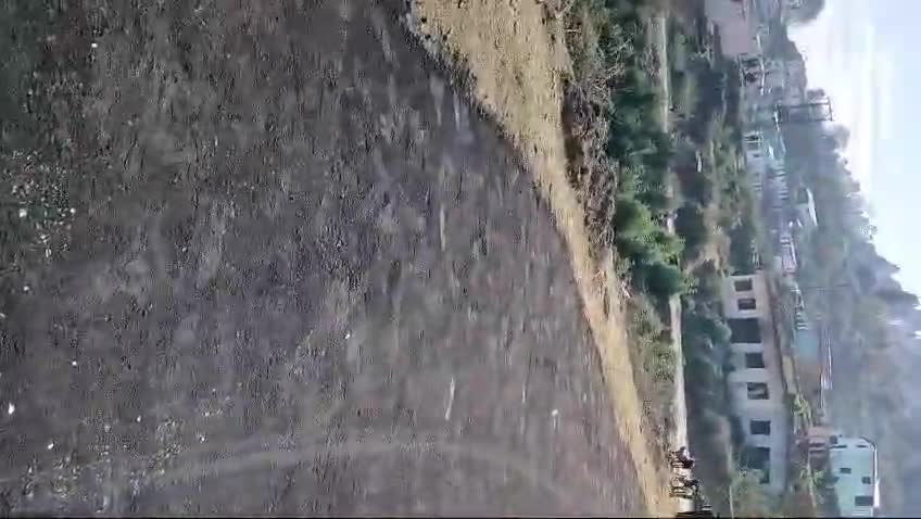 (gram- girgaon block -Srinagar) sadak ke naam per Bhrashtachar
